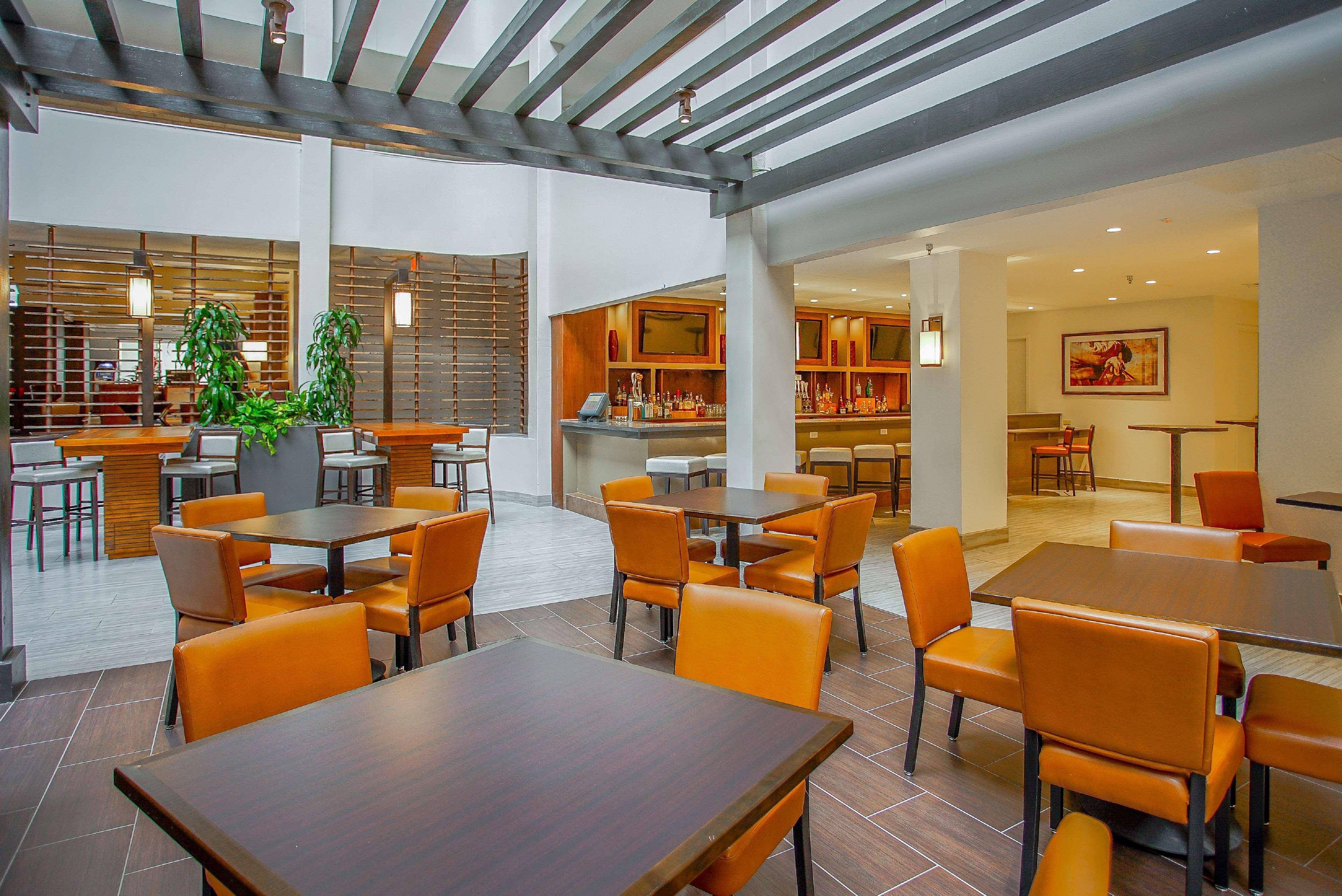 Embassy Suites San Antonio Northwest I-10 Exterior photo