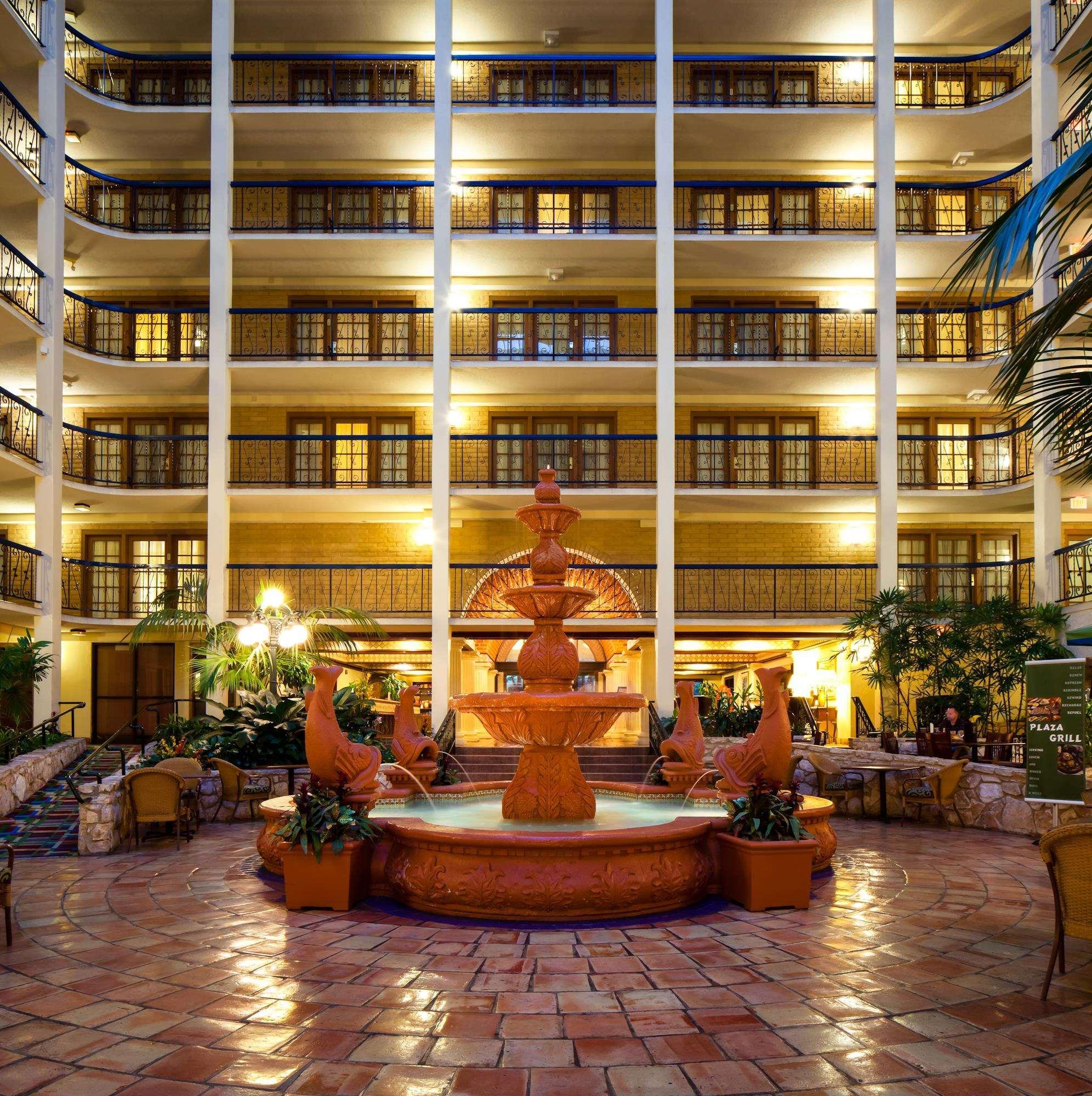 Embassy Suites San Antonio Northwest I-10 Exterior photo