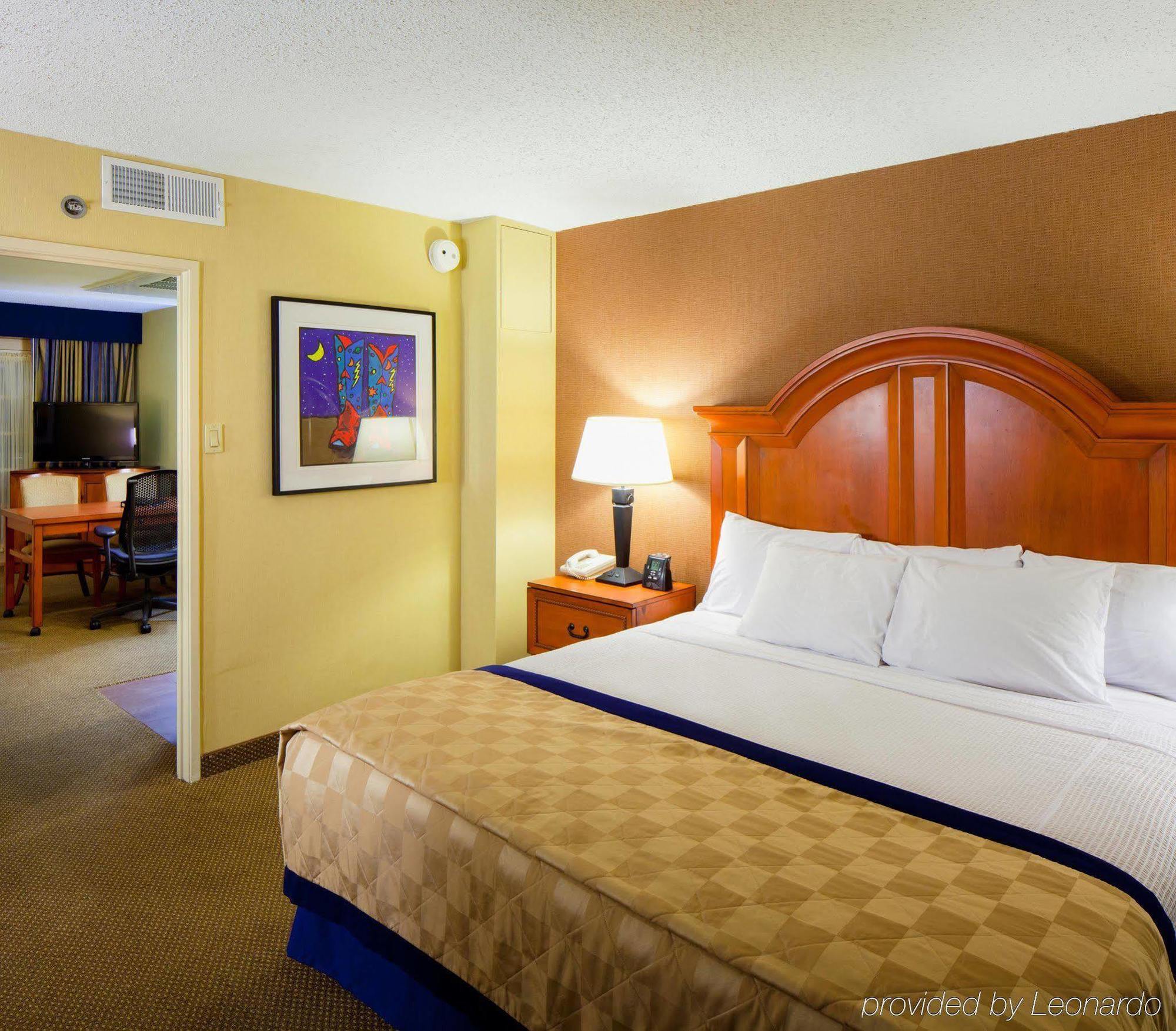 Embassy Suites San Antonio Northwest I-10 Room photo